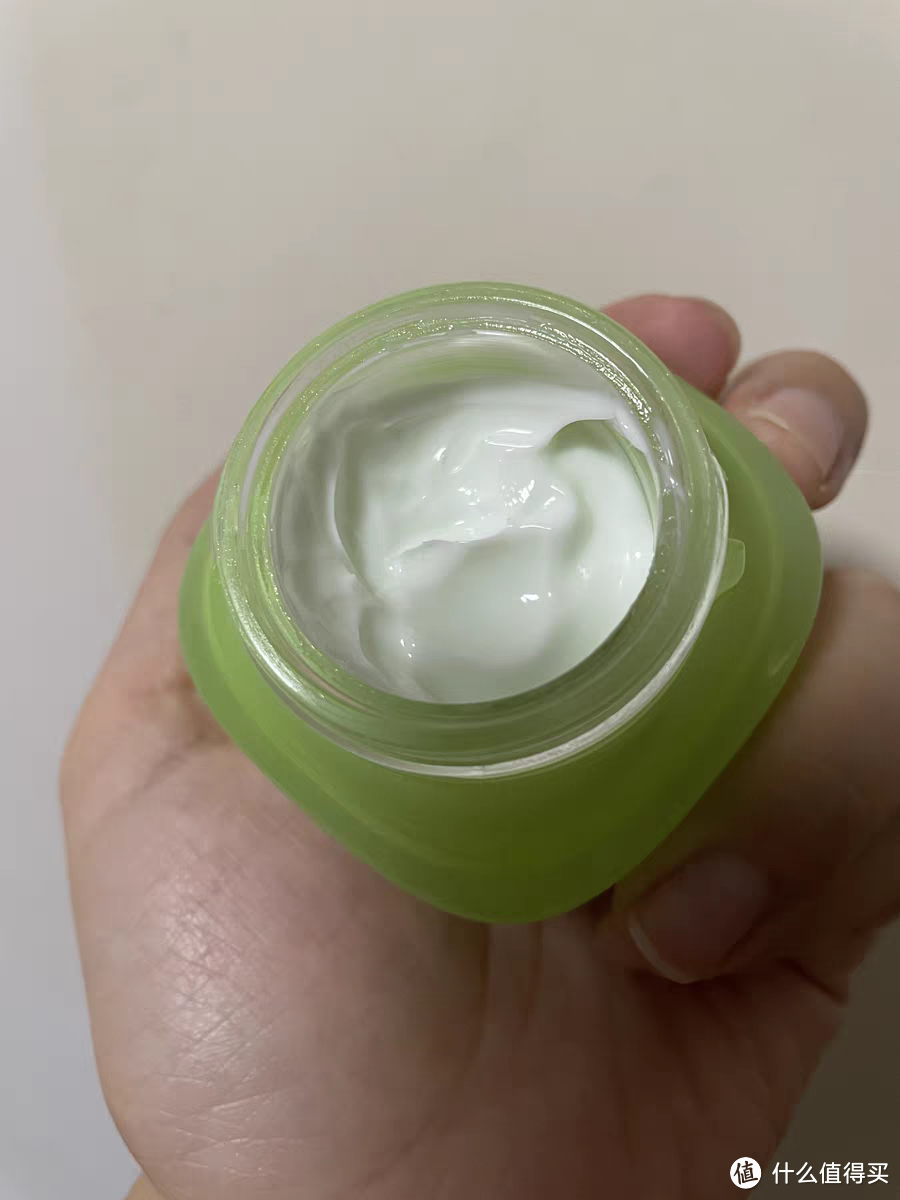 保湿又补水的百雀羚面霜,好用又实惠