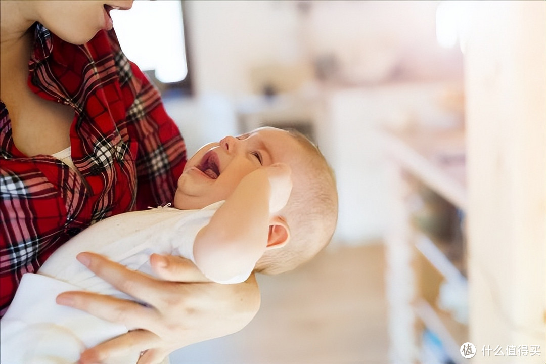 宝宝发育异常，婴儿时期就有信号，这5种表现家长要懂得判断