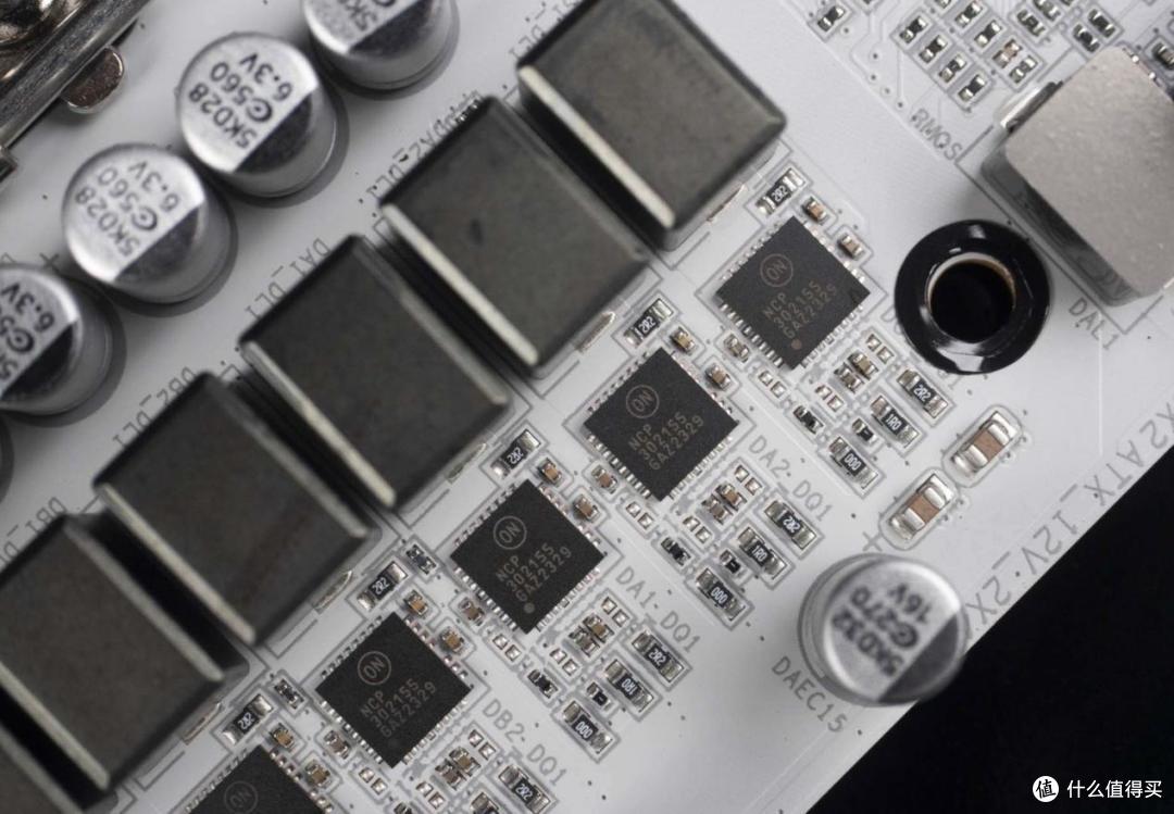 技嘉B760M冰雕X主板评测:B760M主板的标杆之作!