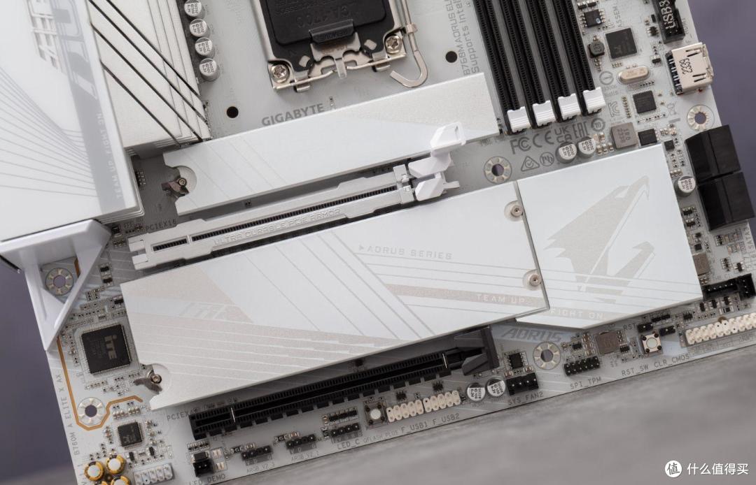 技嘉B760M冰雕X主板评测:B760M主板的标杆之作!