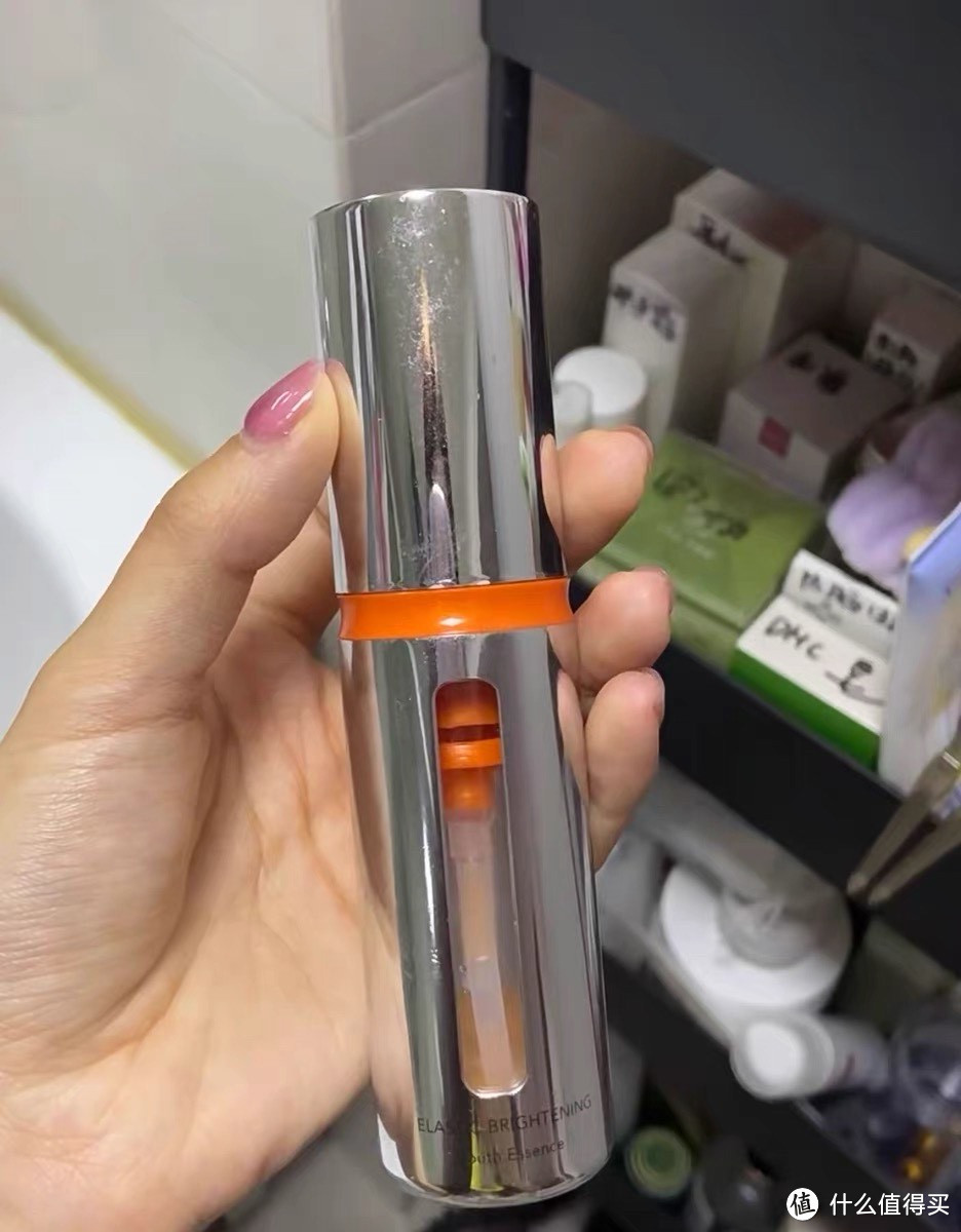 珀莱雅双抗精华:肌肤年轻的秘密武器
