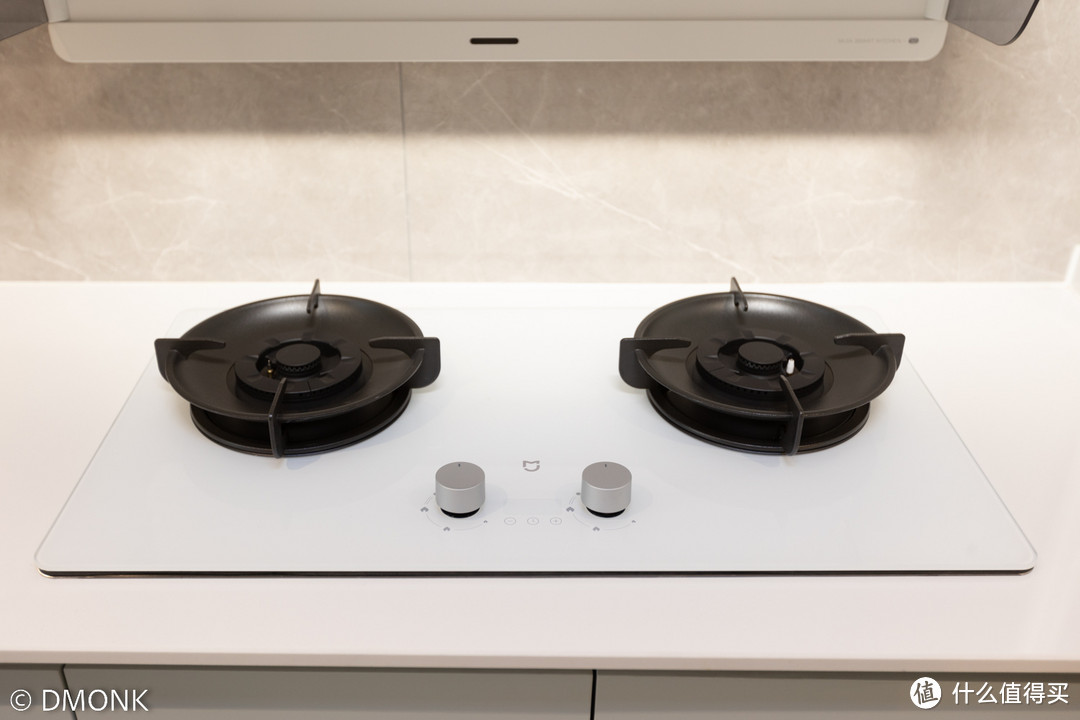 极简家装厨房首选—白色免拆洗的米家智能净烟机S2，开放式厨房也能用！