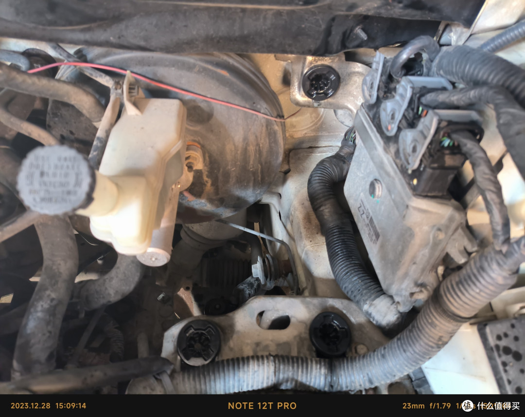 2007款日产骊威1.6自动全能型 242913KM 检修异响和漏油问题!