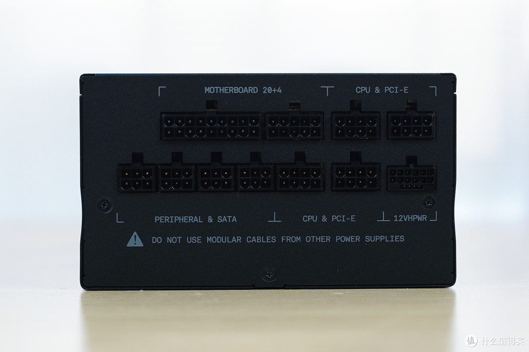 配置豪华、用料扎实,这才是高端电源该有的样子,恩杰NZXT C1200 GOLD电源拆解评测