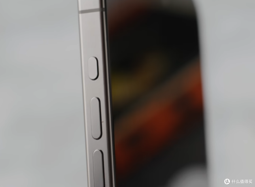 苹果降价够狠,iPhone15ProMax止不住地跳水,1700元没了