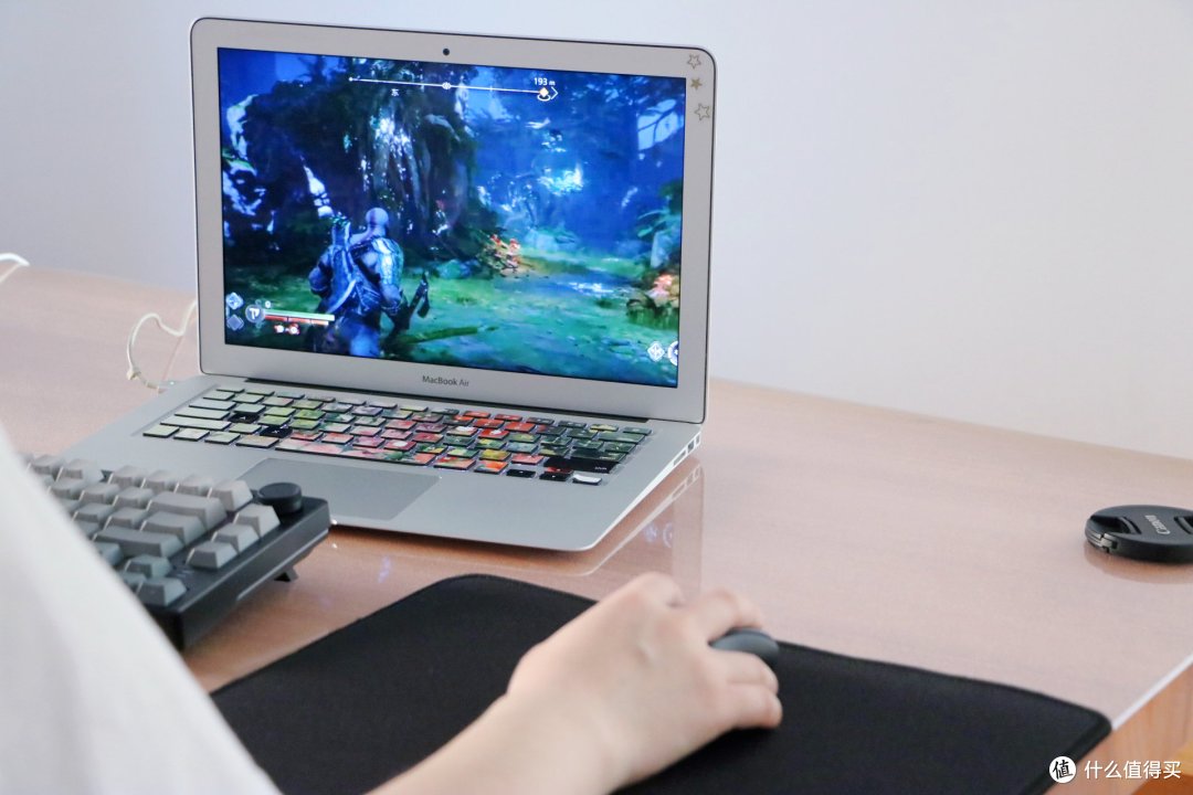 雷柏V300PRO双模无线游戏鼠标:中小手的福音,游戏体验再升级