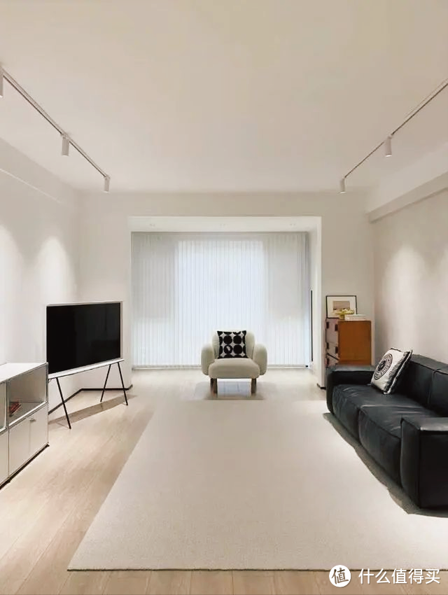 湖北一51岁阿姨,因坚持穷装而走红,全屋化繁为简,治愈了很多人