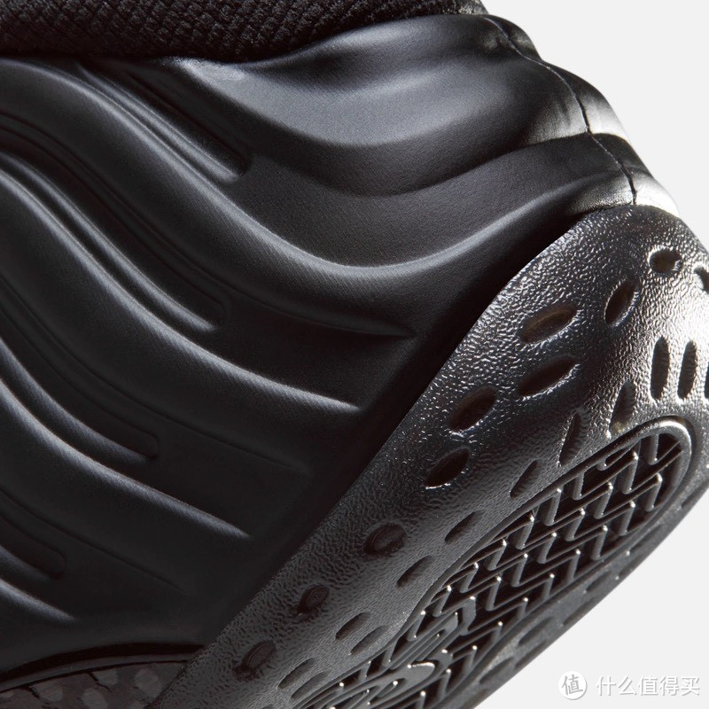 轻盈之舞:NIKE AIR FOAMPOSITE ONE 男子运动鞋