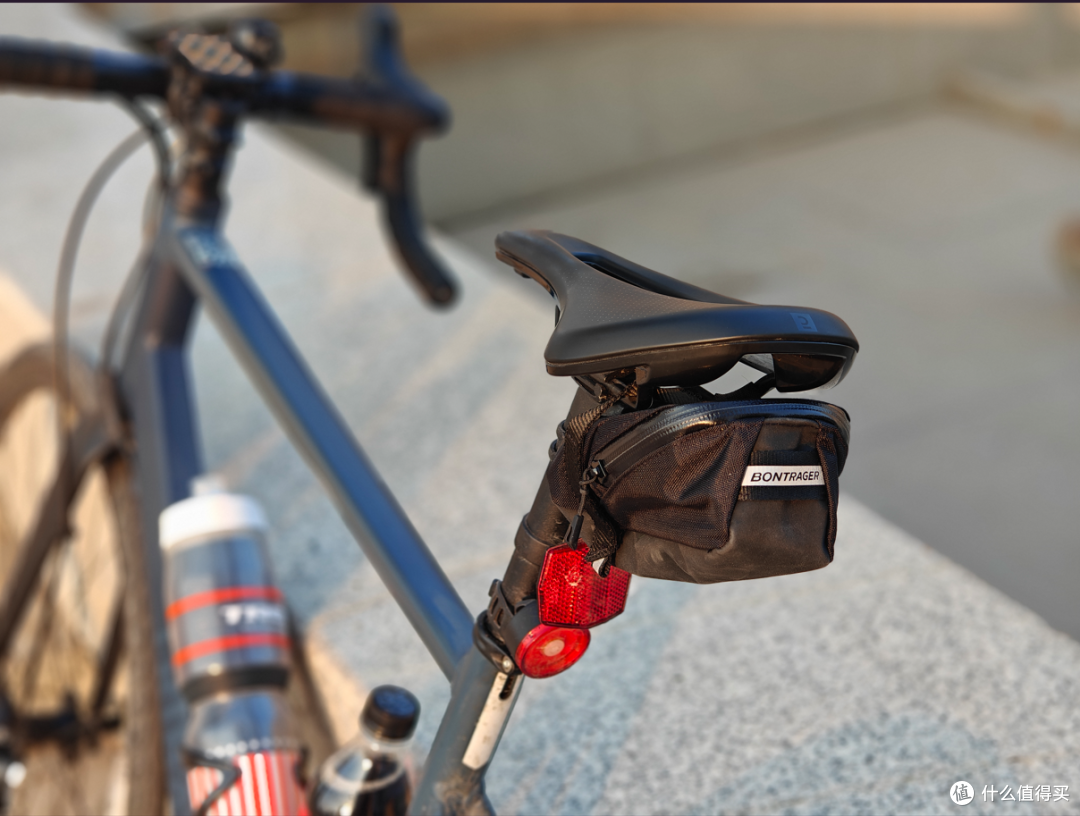 小巧好用的骑行便携座包,崔克 Bontrager Elite 0.93L座包