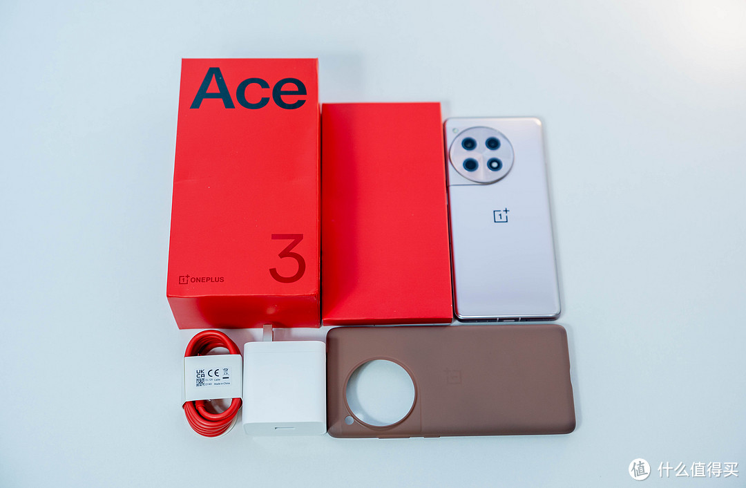 一加Ace3 鸣沙金配色开箱上手体验，这个配色一加的设计师胆子真大！