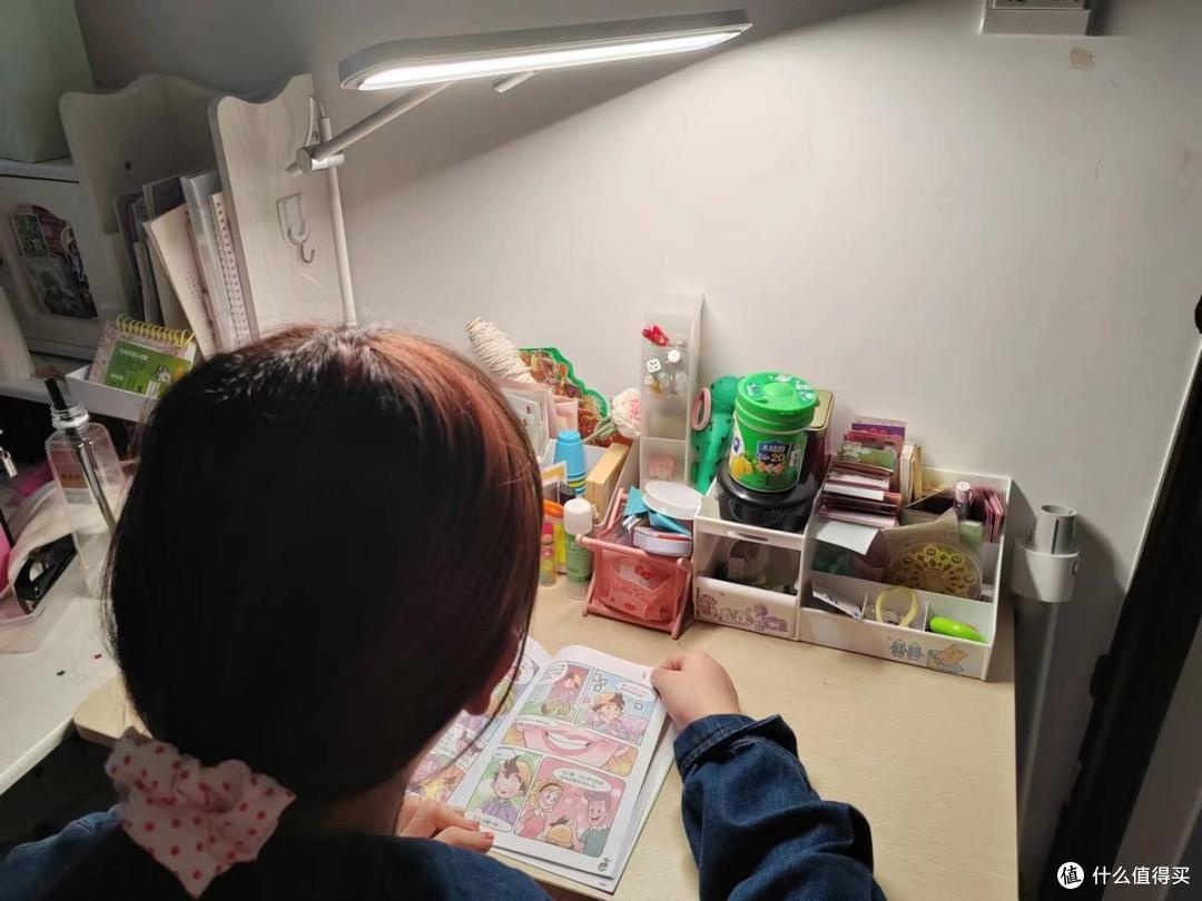 更接近自然光更护眼的南卡护眼L1 Pro台灯,给孩子成长最好的礼物