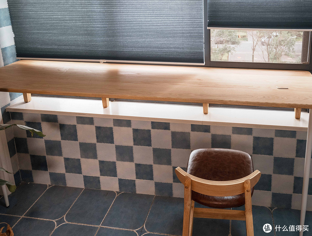 不到1000，自组2米3纯橡木吧台——如何利用阳台搭建一个全家的休闲空间
