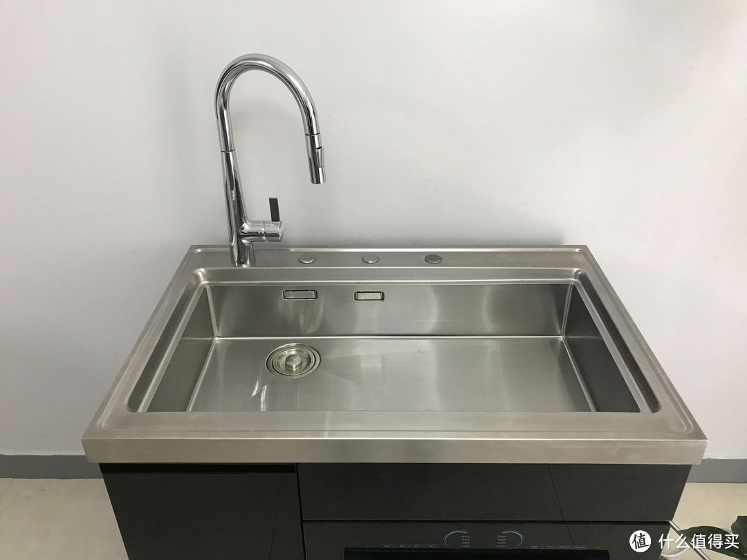 集成洗碗机究竟是黑科技还是智商税?如何选购集成洗碗机?最近很火的美的灵动集成洗碗机XH09实测测评