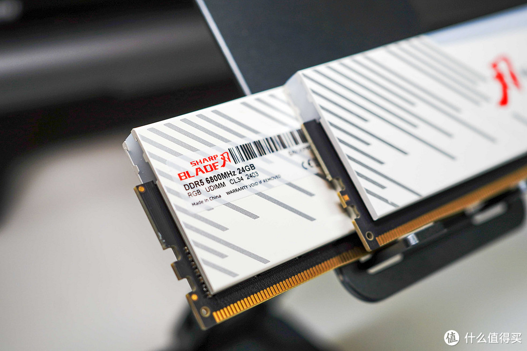 四根内存插满终于可以高频XMP丨金百达刃DDR5 24Gx4超频测试