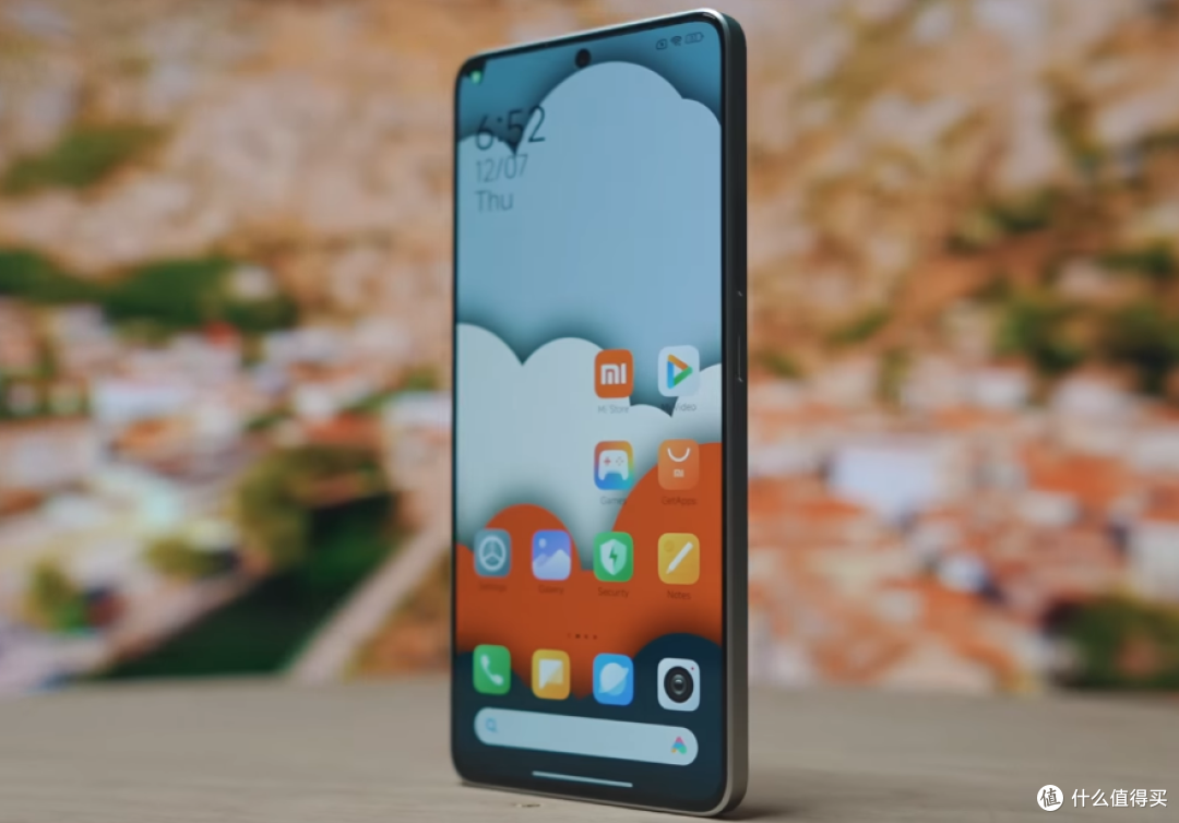 卢伟冰又“放大招”,Redmi新机仅1699元:152万跑分+5500mAh