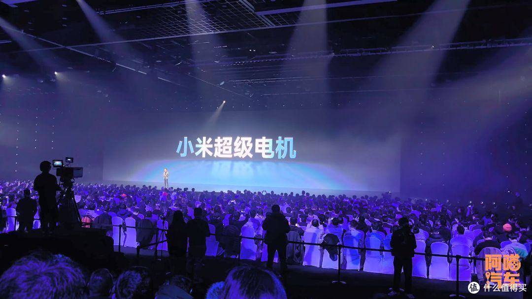不踩友商都不会卖车了吗？2023年汽车市场怪象，这是最后的疯狂？