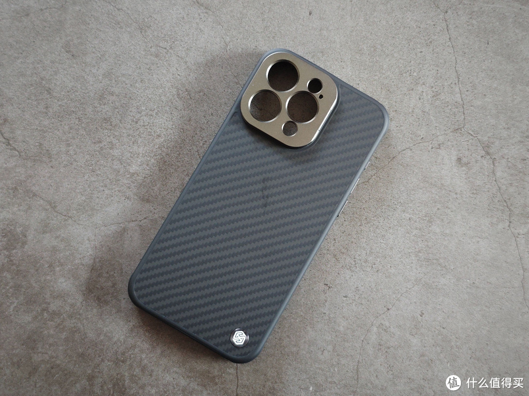 不是pitaka买不起而是耐尔金更具性价比耐尔金iphone芳纶纤维保护壳