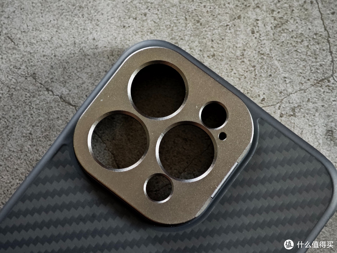 不是pitaka买不起而是耐尔金更具性价比耐尔金iphone芳纶纤维保护壳