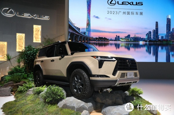 什么档次和坦克700同价?77.8万的雷克萨斯GX 550h凭什么?