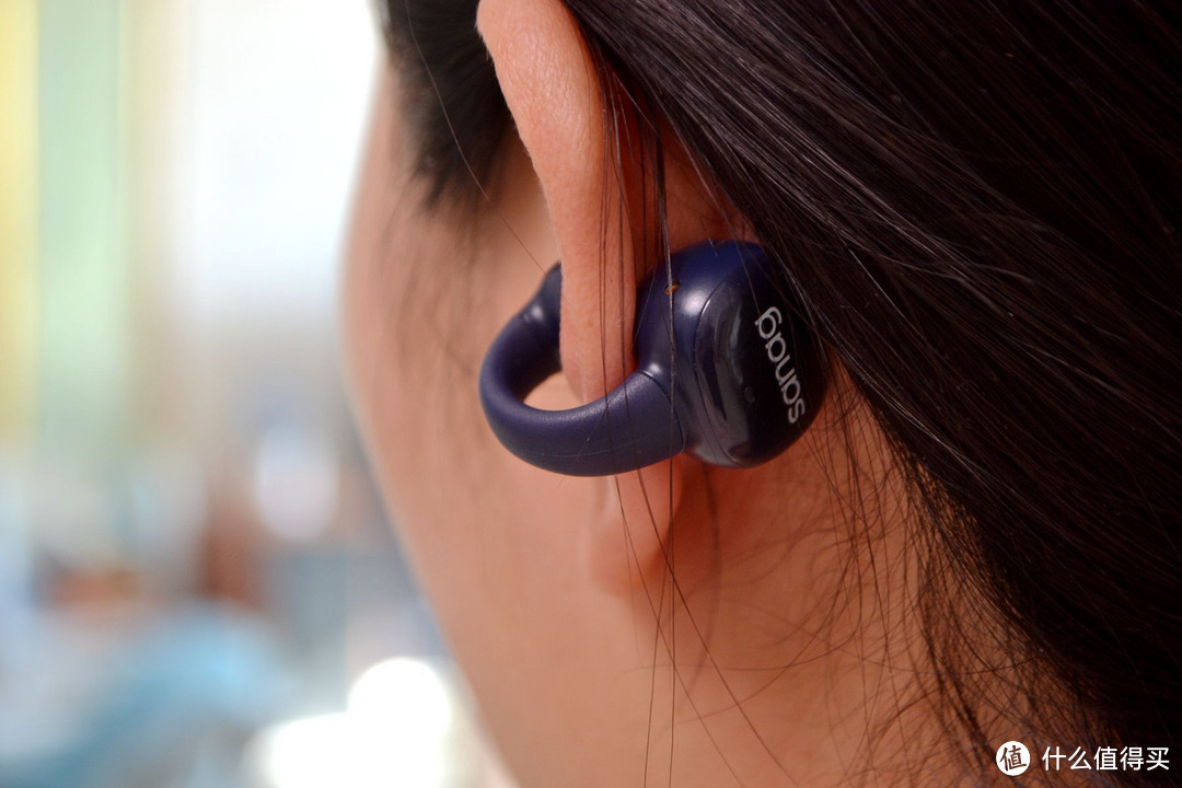 重新定义无线耳机：不用入耳，音质好听，耳机仓还是个智慧屏
