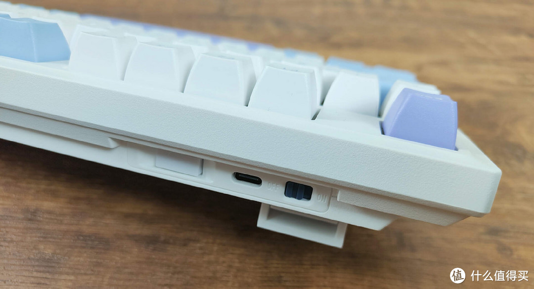 柔顺奶昔轴，Gasket软结构，杜伽K100三模RGB机械键盘体验！