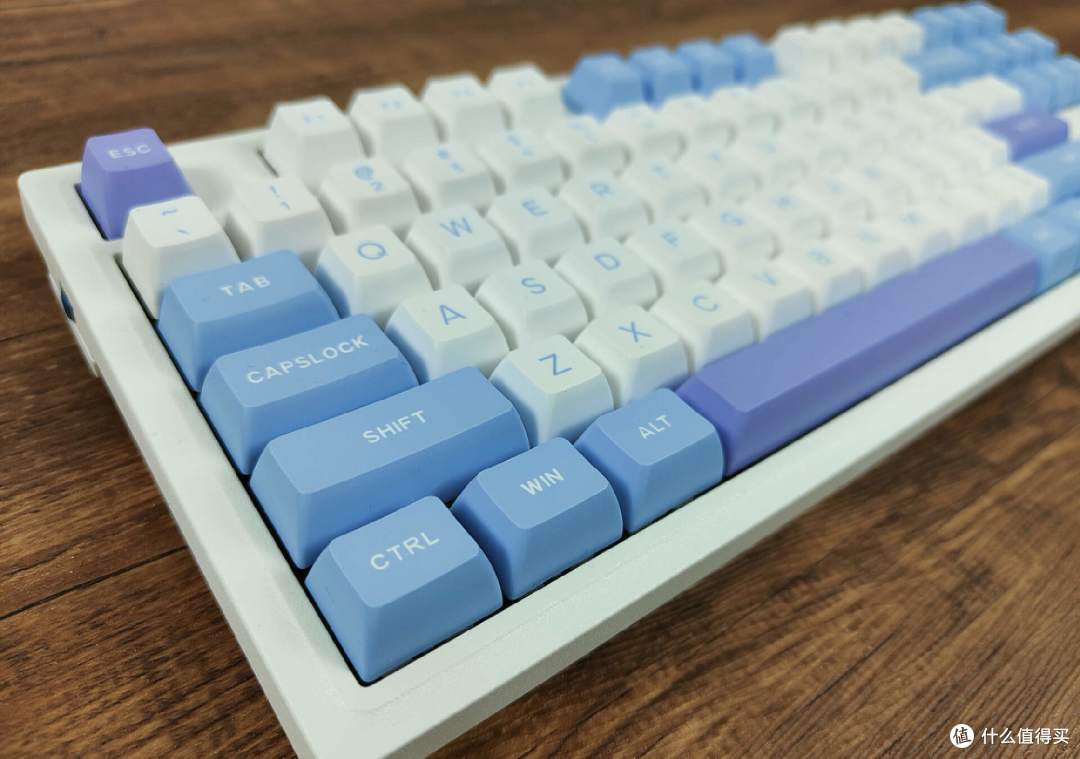 柔顺奶昔轴，Gasket软结构，杜伽K100三模RGB机械键盘体验！