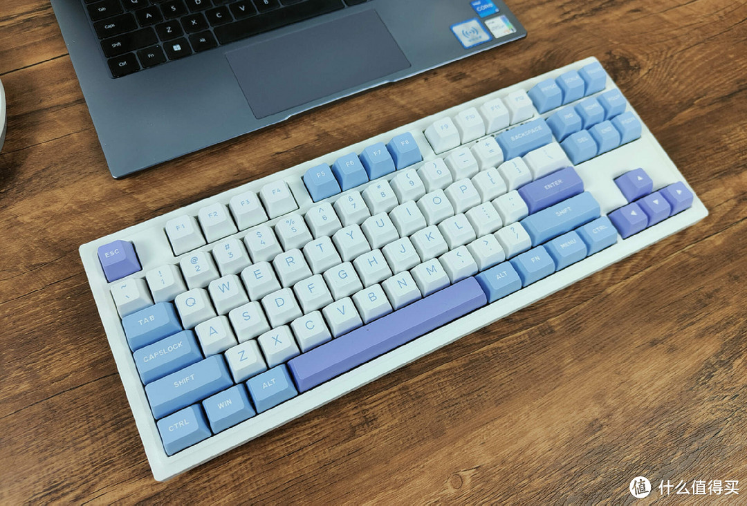 柔顺奶昔轴，Gasket软结构，杜伽K100三模RGB机械键盘体验！