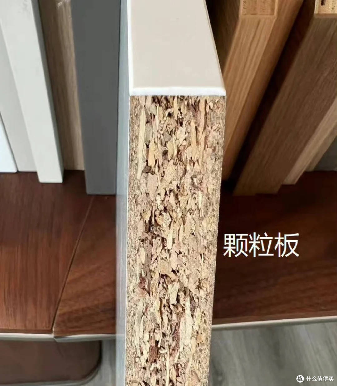 橡胶木和香杉木到底有什么区别呢?为什么颗粒板比实木还要贵呢?