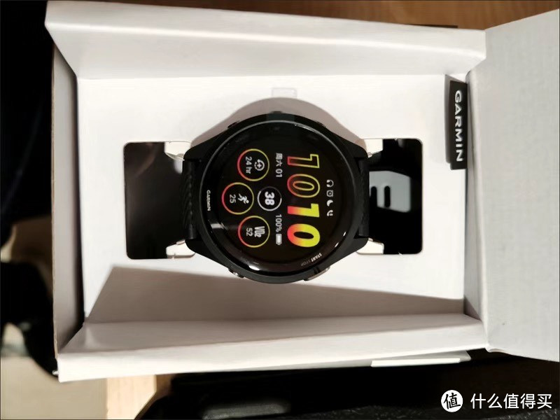 ￼￼佳明（GARMIN）Forerunner265黑色血氧心率HRV跑步铁三游泳户外运动手表￼￼