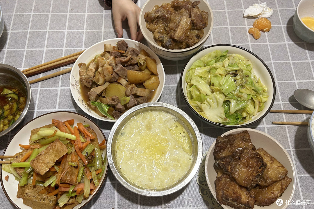 孩子放寒假，爷爷连做7天午餐，真用心了，网友：不好看但真养人