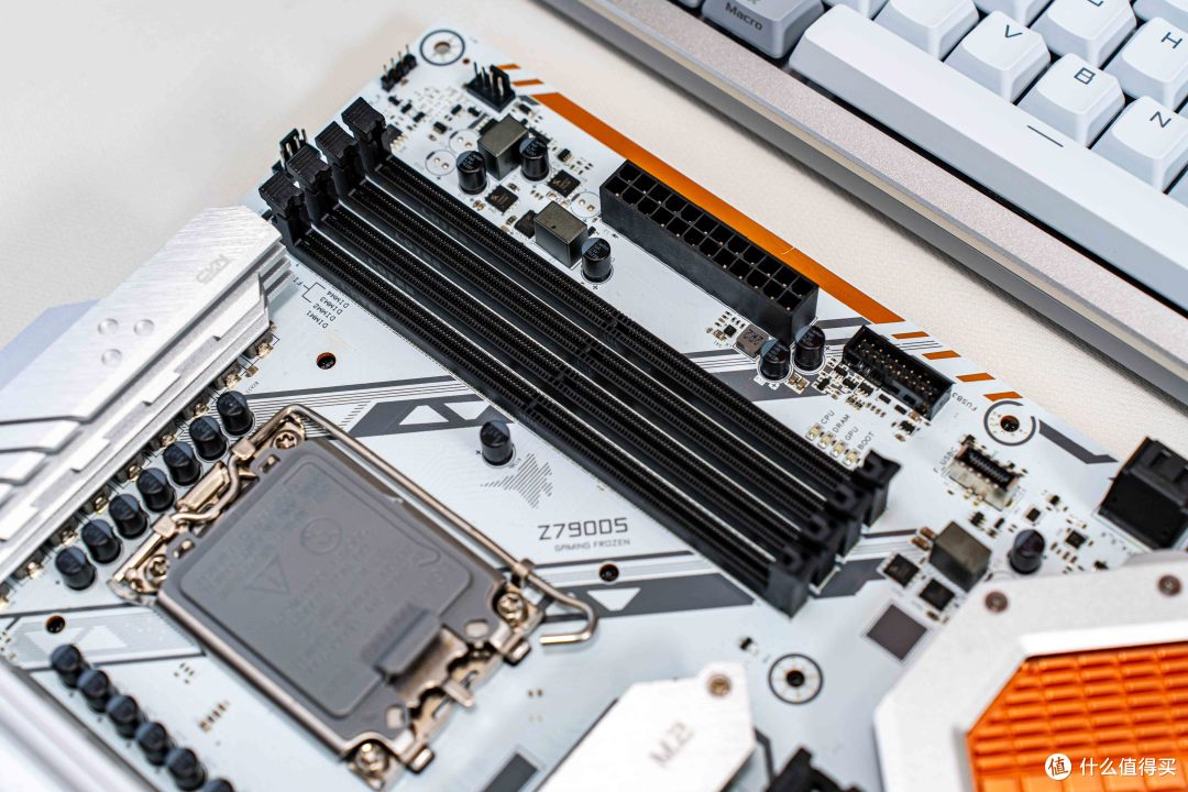 畅享极致、高频大容量才是DDR5内存的完整形态丨宏碁掠夺者 冰刃7200MHz 24GB性能测试