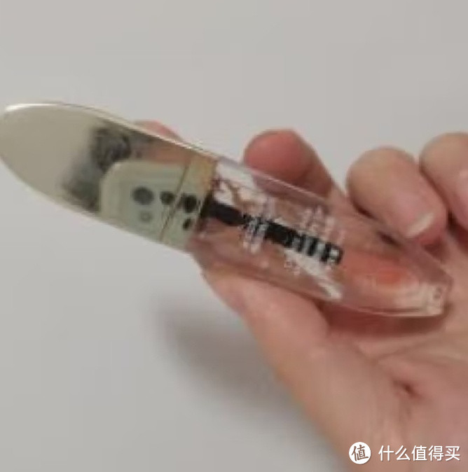 不沾杯"的秘密武器！MAIGOOLE变色唇部精华油评测