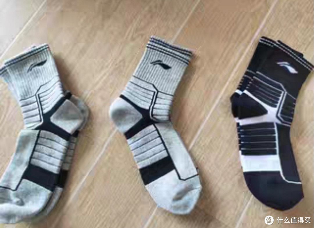 穿上安踏运动袜,让你跑步更轻松