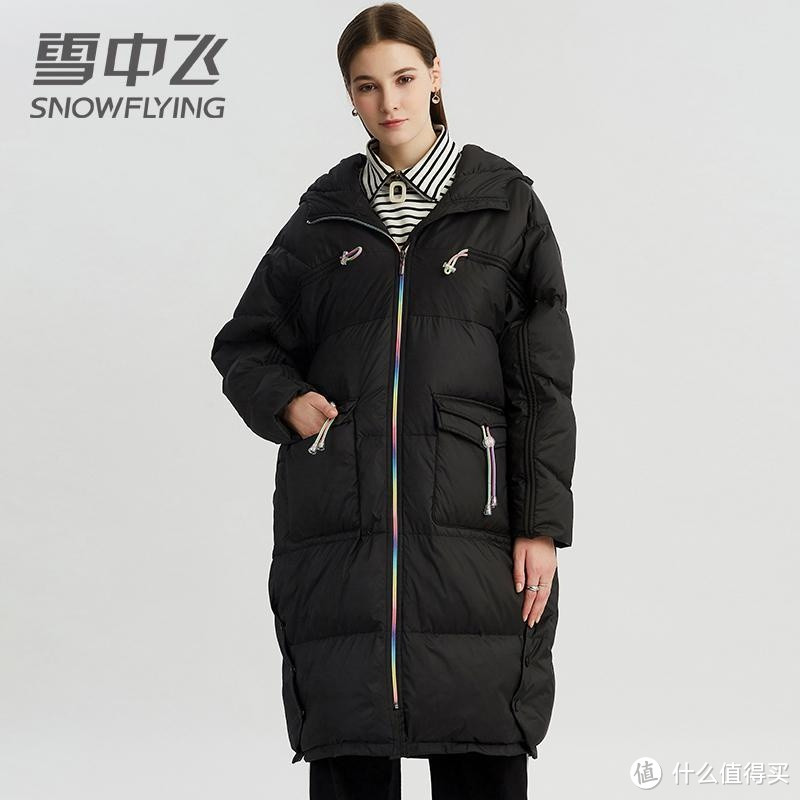 雪中飞羽绒服