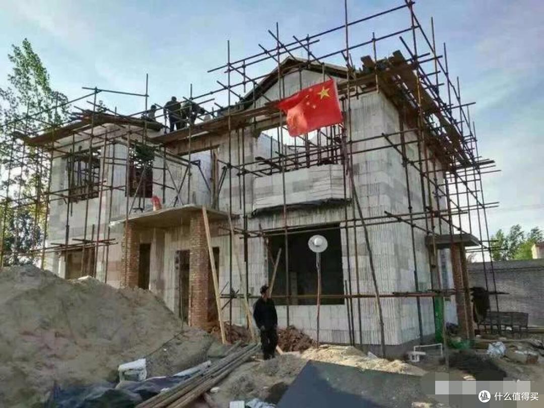 泡沫建房真的好吗?2点弄清泡沫建房,还要知道3个优点和3个缺点