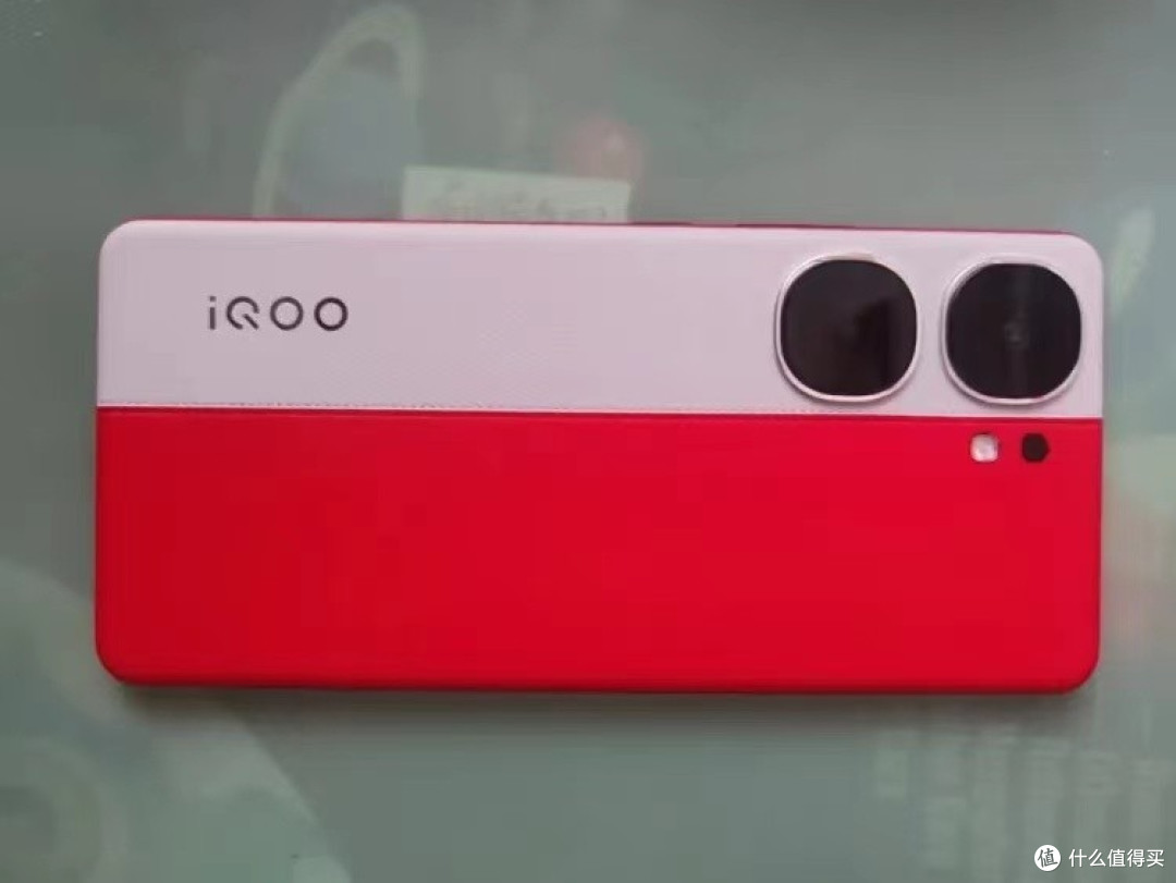 第二代骁龙8、索尼IMX920,12GB+256GB仅2299元,性价比沦为红米