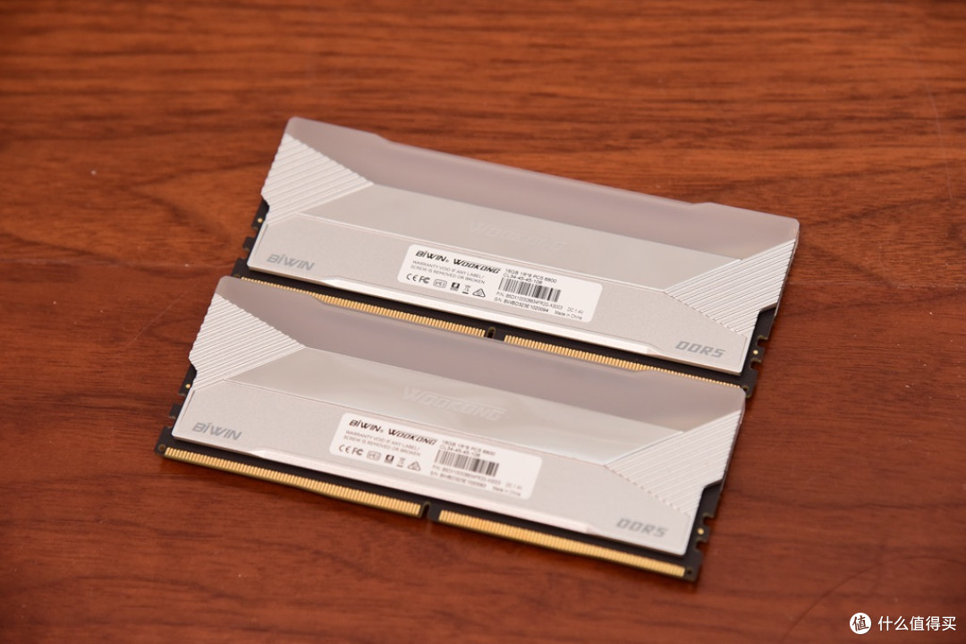 pc硬件实验室篇六十佰维dx100ddr5内存超大3倍rgb发光面超频7800mhz让