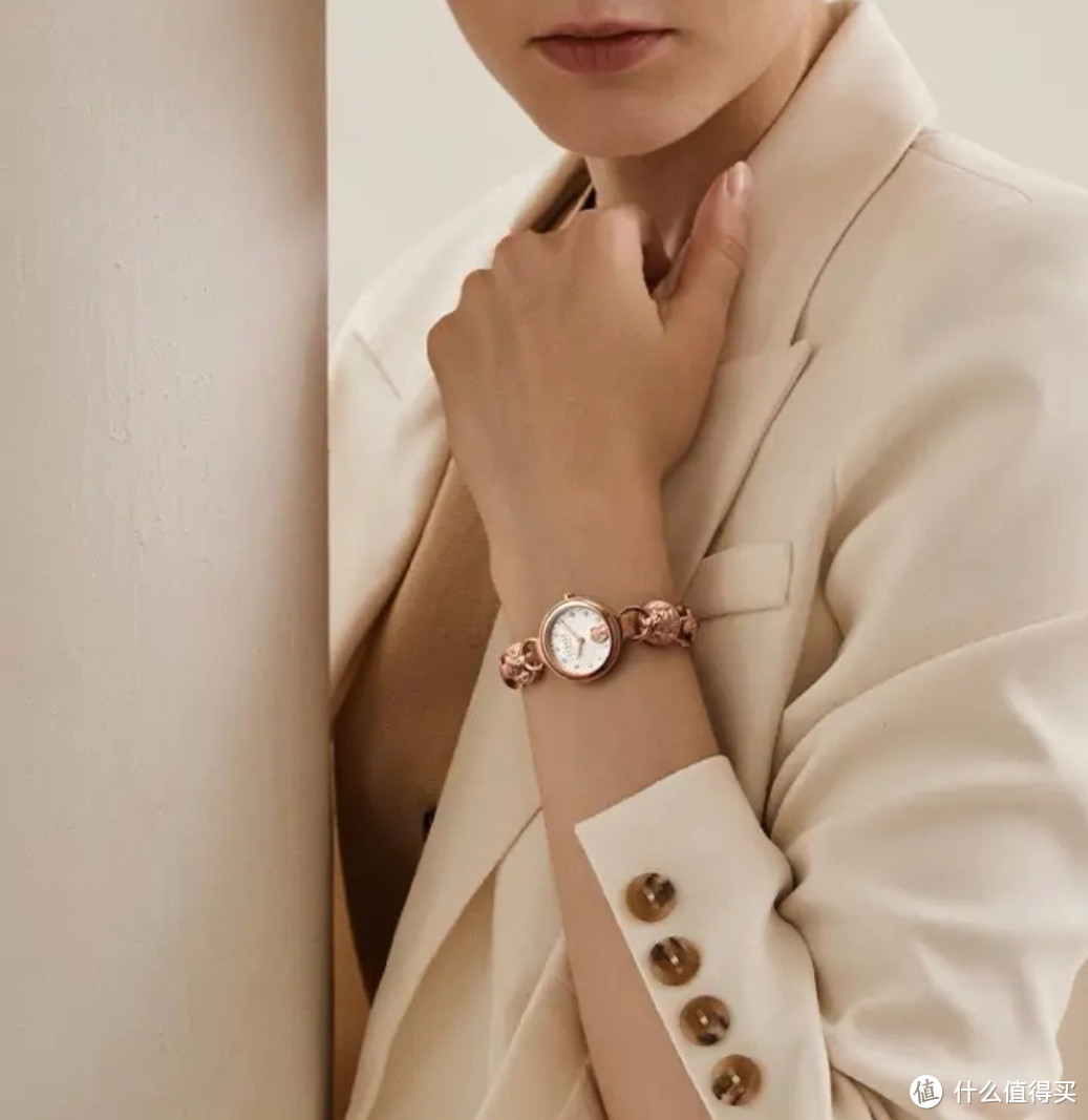 新年新气象，手腕间的时尚魅力——范思哲VERSUS VERSACE女士石英手表