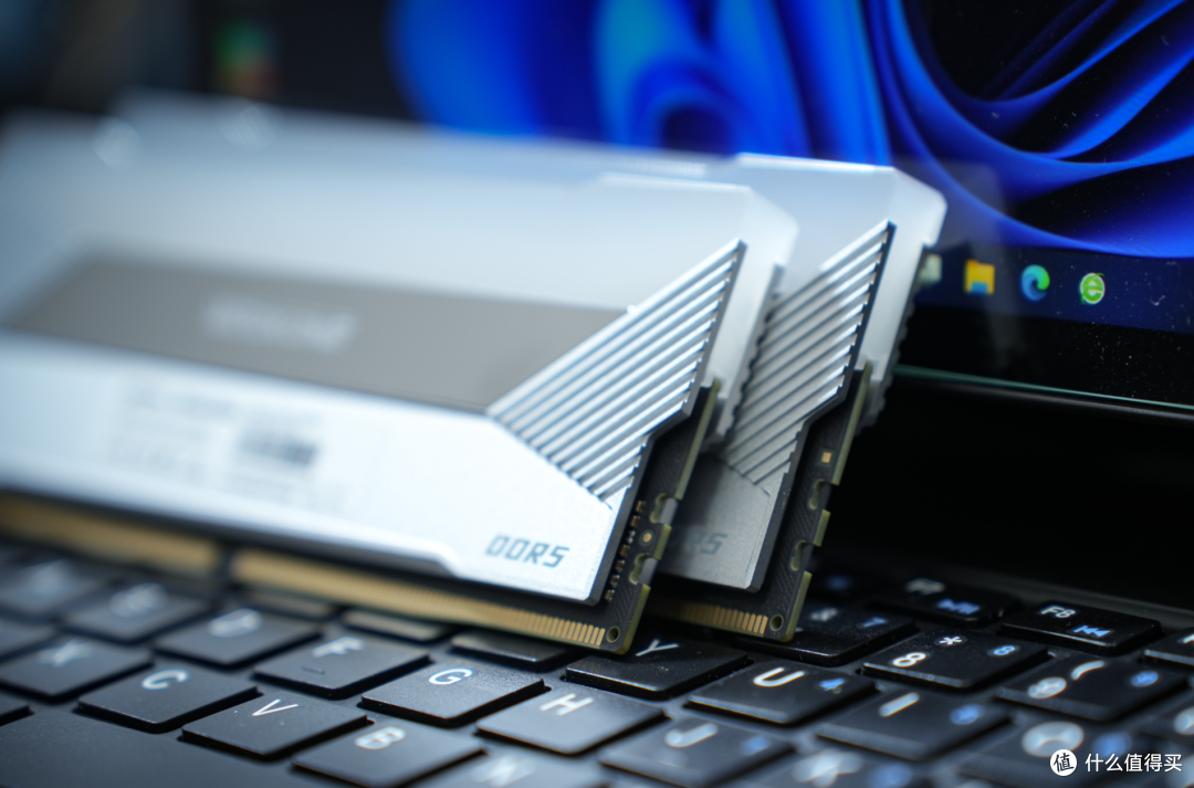 脱下马甲！佰维存储王炸产品月光宝盒——WOOKONG DX100 DDR5内存上手实测
