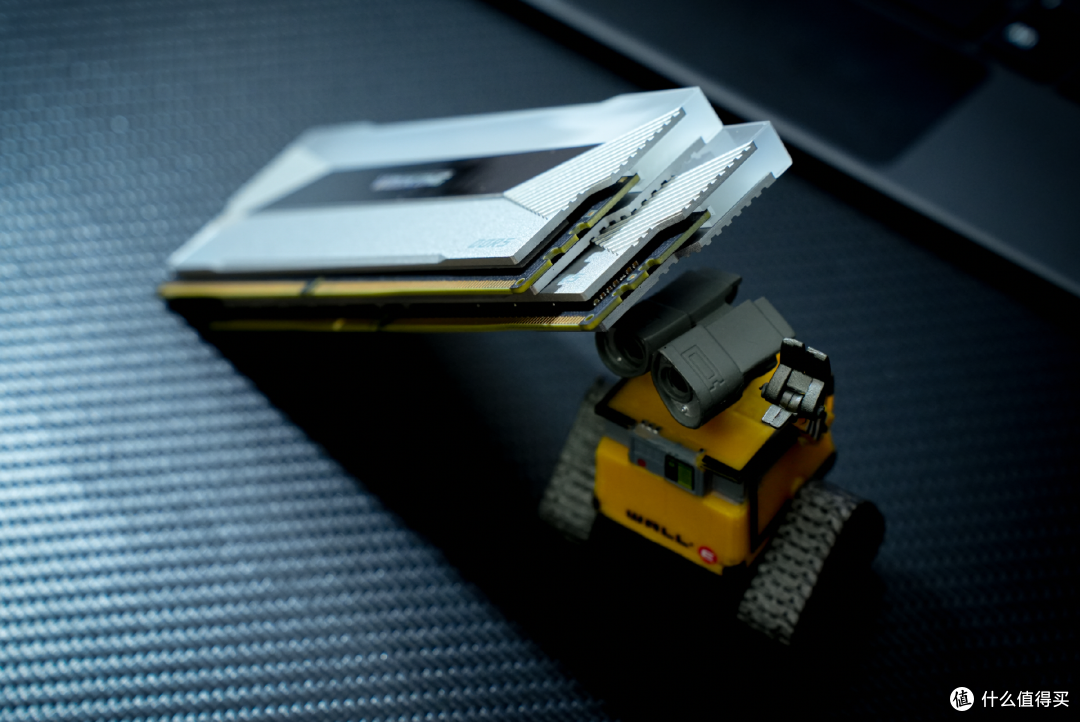 脱下马甲！佰维存储王炸产品月光宝盒——WOOKONG DX100 DDR5内存上手实测