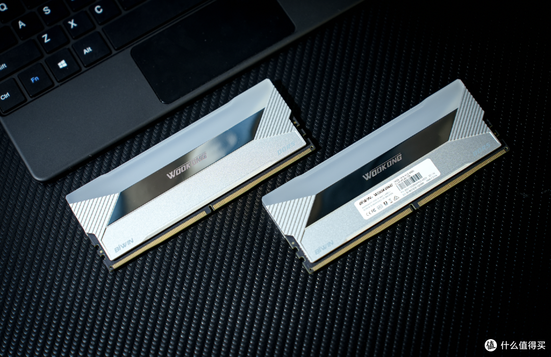 脱下马甲！佰维存储王炸产品月光宝盒——WOOKONG DX100 DDR5内存上手实测