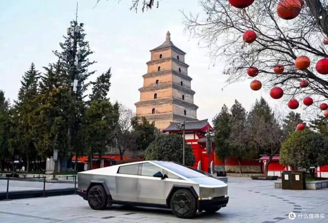科技与历史的碰撞!特斯拉Cybertruck现身西安!