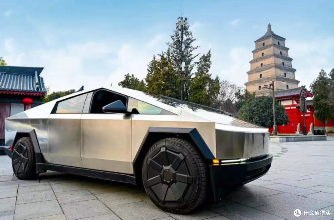 科技与历史的碰撞!特斯拉Cybertruck现身西安!