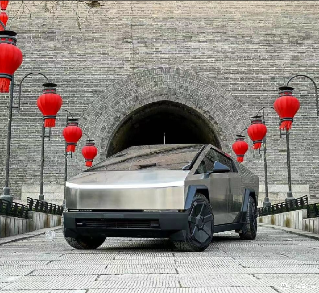 科技与历史的碰撞!特斯拉Cybertruck现身西安!
