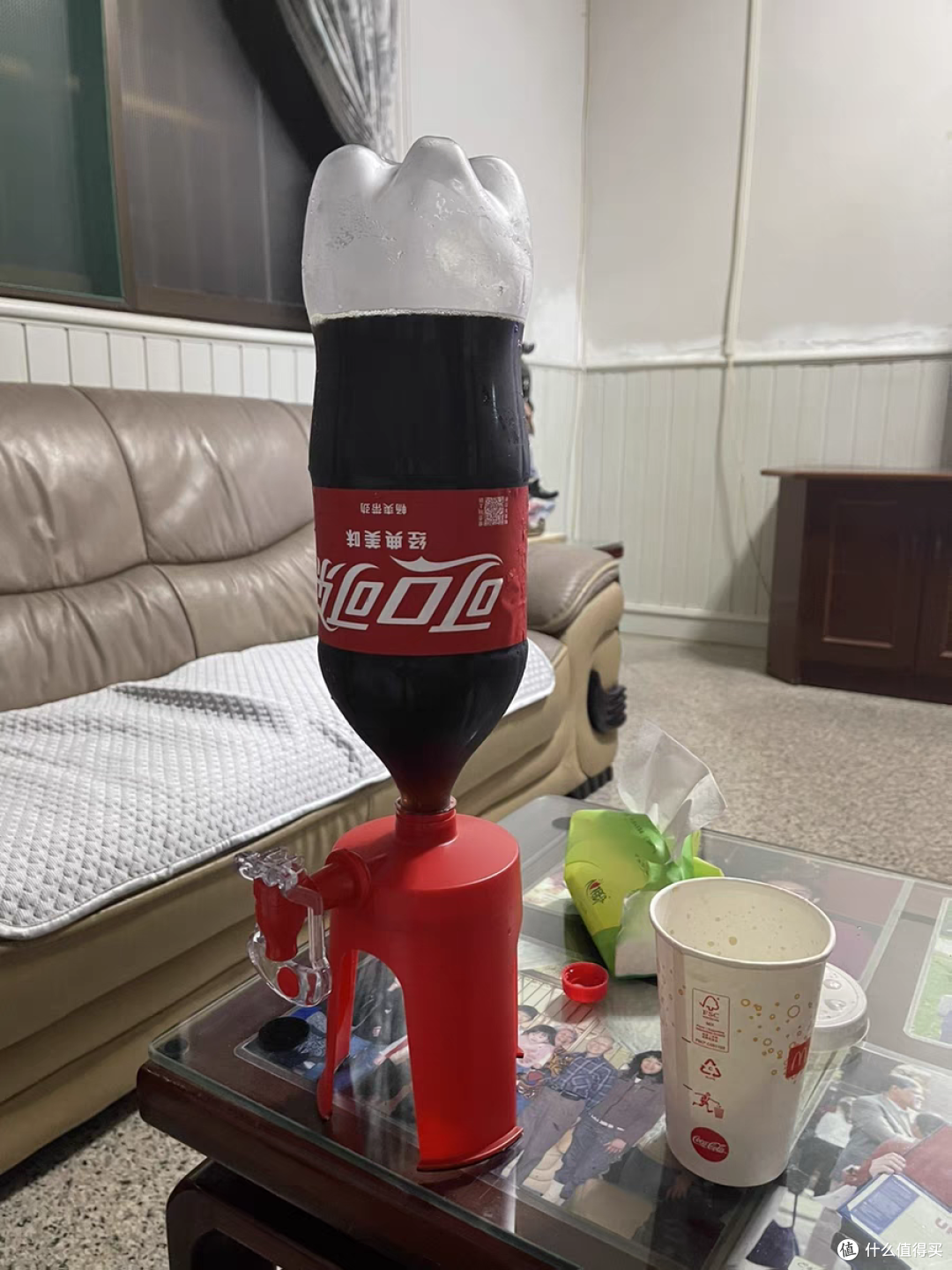 这款倒置器的设计精巧,不仅节省空间,而且操作简便