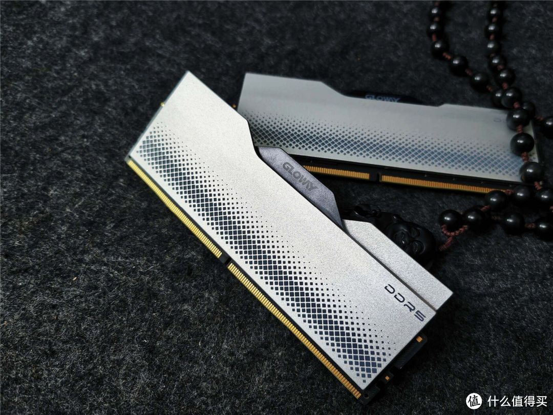 24年开年甜品:大奶妈级别D5内存,64GB套条加量不加价!