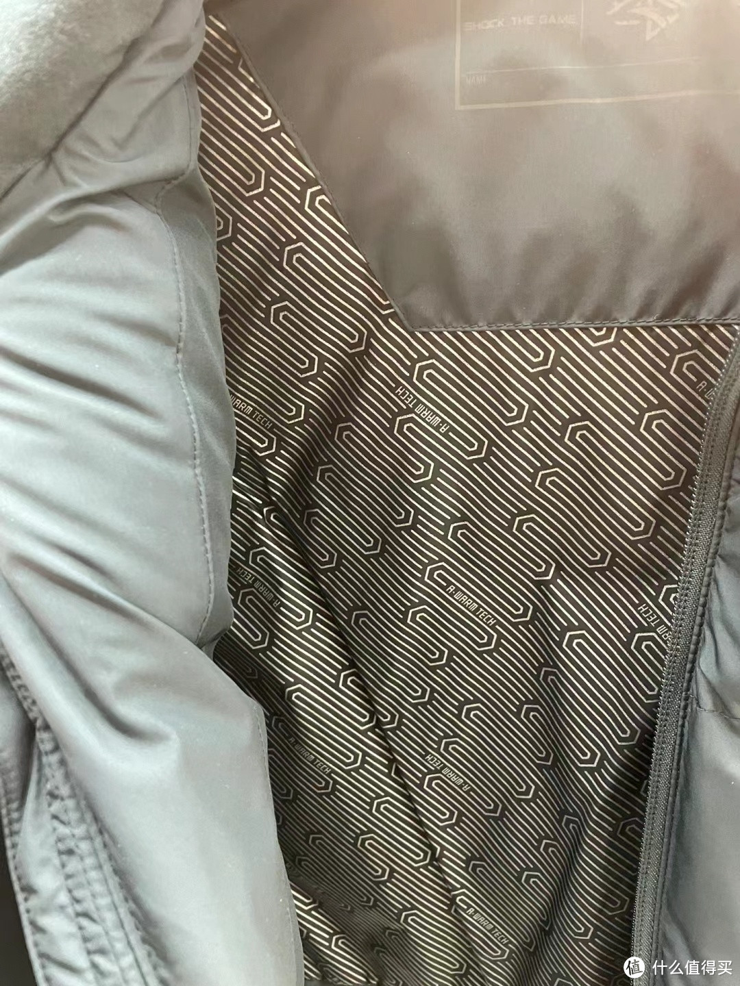安踏羽绒服,很很不错。