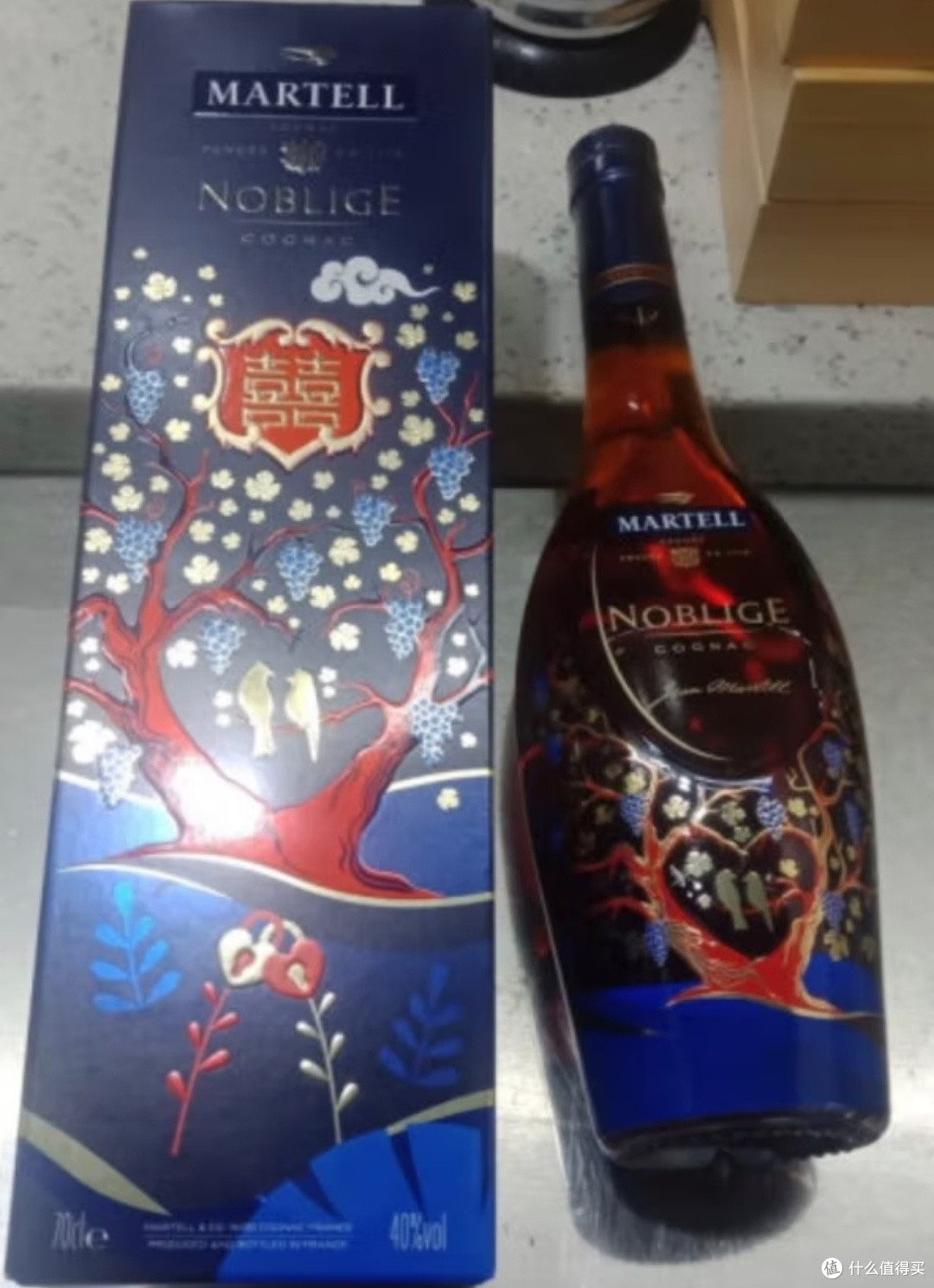 品味进口美酒，尽享生活雅致。