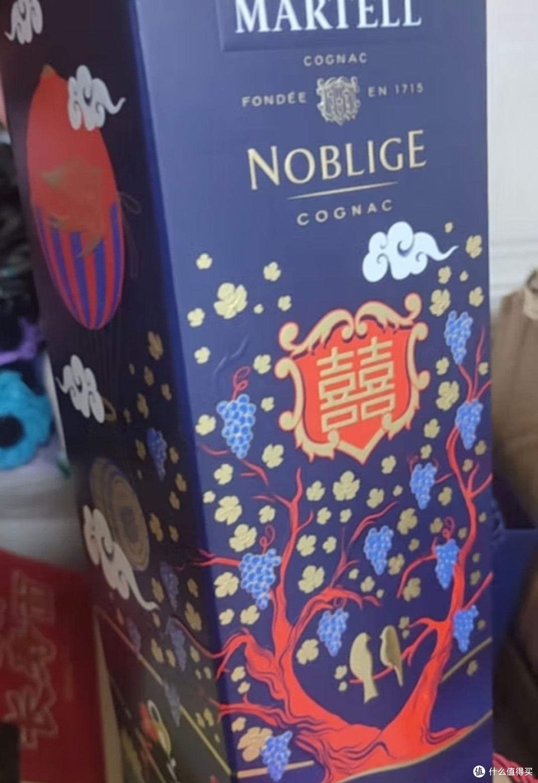 品味进口美酒，尽享生活雅致。