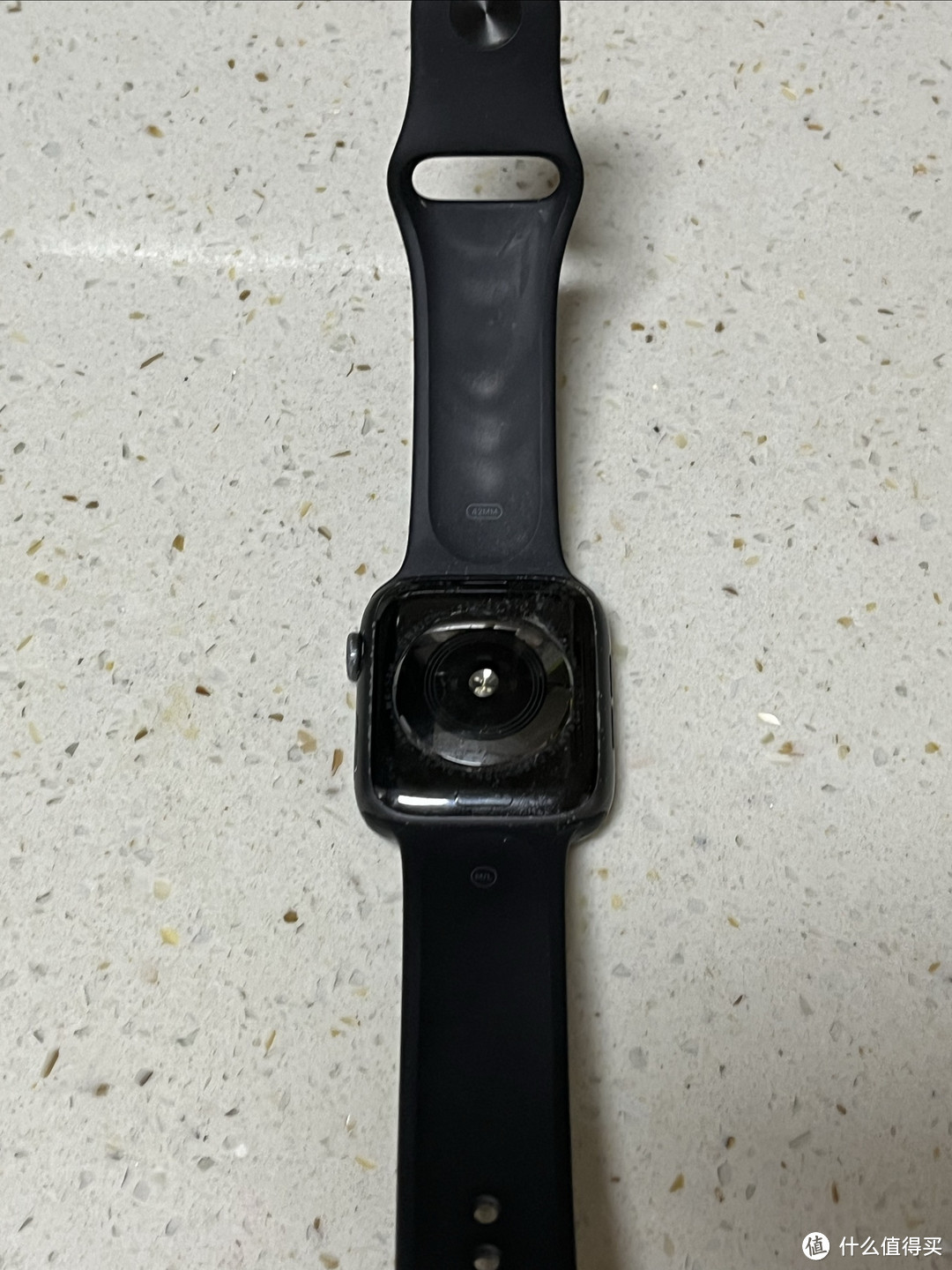 缺点，优点都很明显的，Apple Watch作为情人节礼物来说还是可以的。